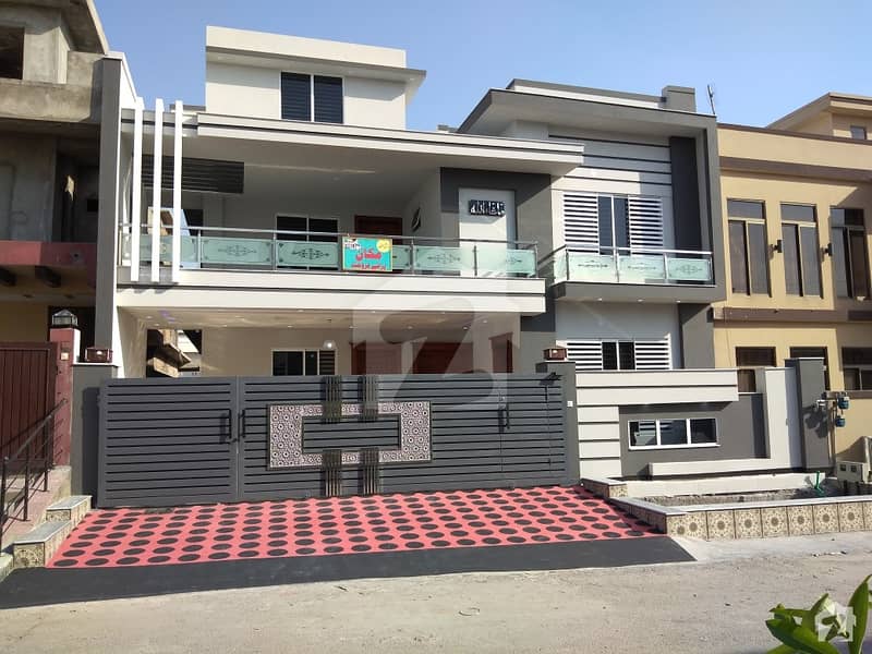 میڈیا ٹاؤن راولپنڈی میں 6 کمروں کا 12 مرلہ مکان 2.55 کروڑ میں برائے فروخت۔