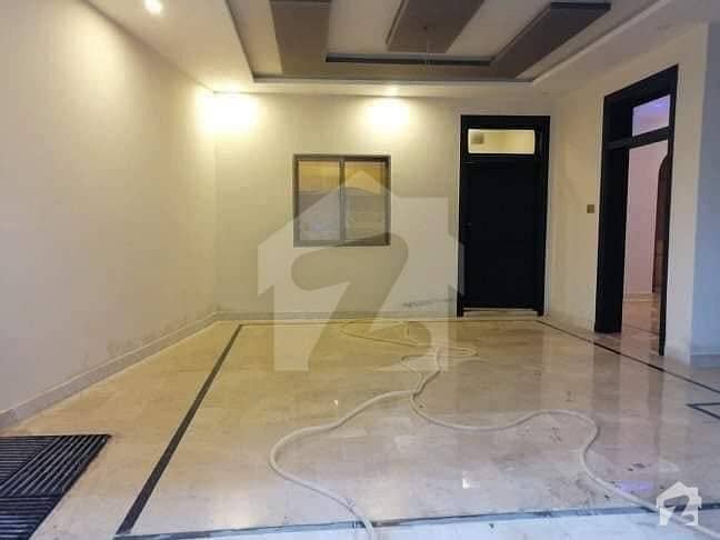 شامی روڈ پشاور میں 6 کمروں کا 3 مرلہ مکان 1.2 کروڑ میں برائے فروخت۔