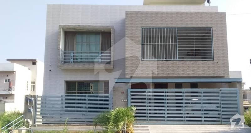 جناح گارڈنز ایف ای سی ایچ ایس اسلام آباد میں 11 کمروں کا 12 مرلہ مکان 3.15 کروڑ میں برائے فروخت۔