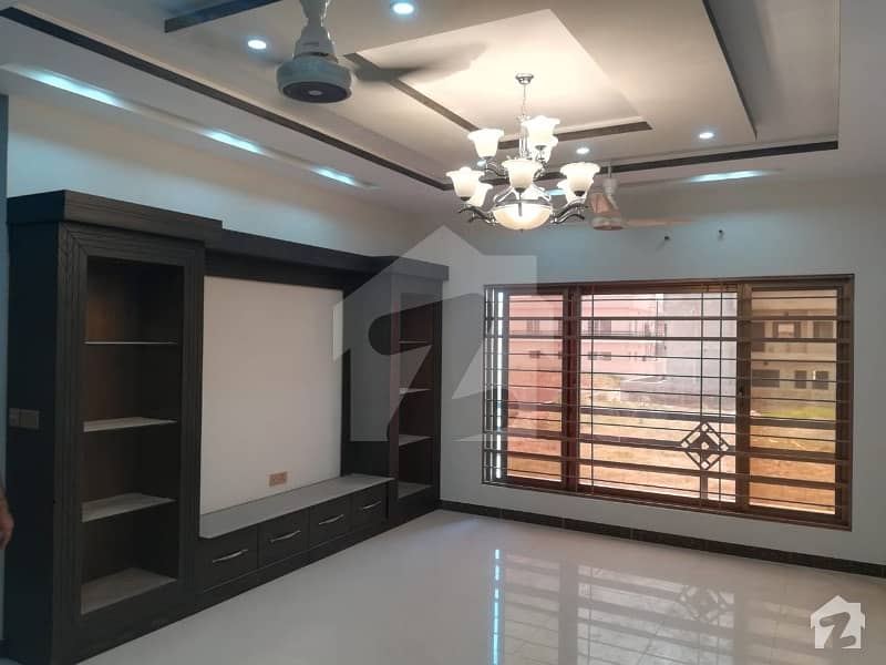 1 Kanal Upper Portion Available For Rent