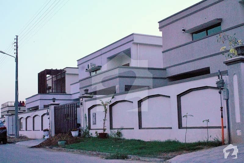 فالکن کمپلیکس نیوملیر ملیر کراچی میں 5 کمروں کا 1 کنال مکان 5.8 کروڑ میں برائے فروخت۔