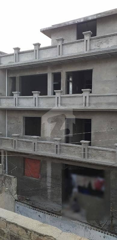صادق آباد راولپنڈی میں 12 کمروں کا 10 مرلہ مکان 4 کروڑ میں برائے فروخت۔