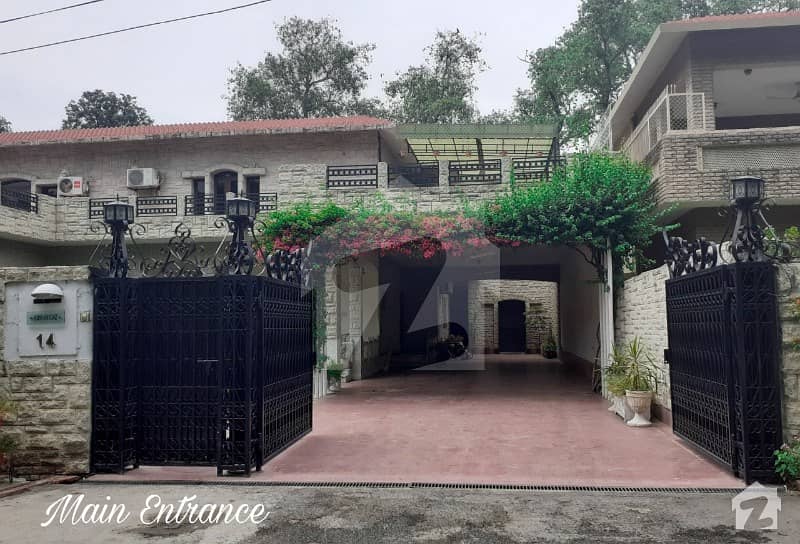 32 Marla House very beautiful with 5 master bedroom double kitchen double TV Lounge available for Sale Sarfaraz Rafiqui Road Cantt