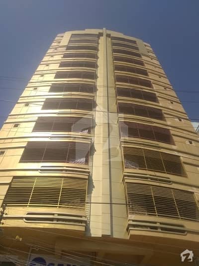 کریم آباد گلبرگ ٹاؤن کراچی میں 3 کمروں کا 7 مرلہ فلیٹ 1.3 کروڑ میں برائے فروخت۔