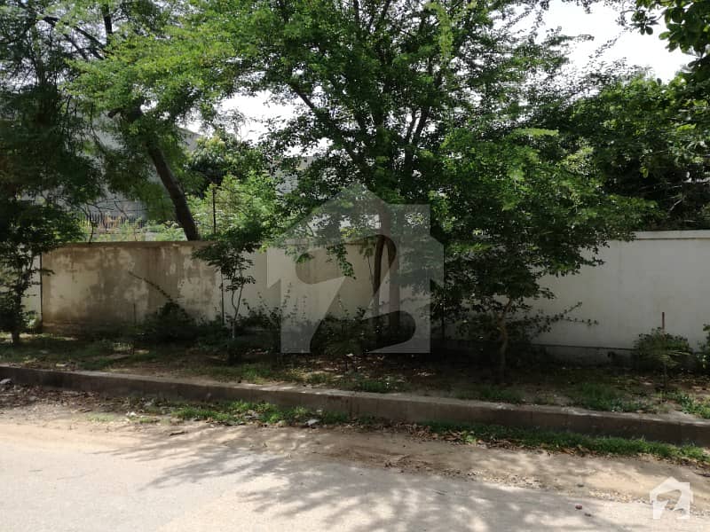 کے ڈی اے سکیم 1 کراچی میں 3 کمروں کا 3 کنال مکان 32 کروڑ میں برائے فروخت۔