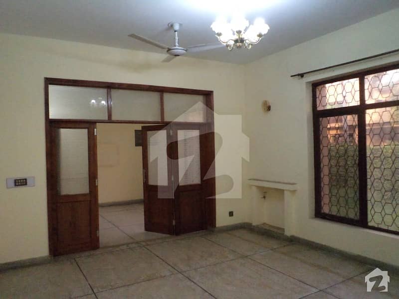 1 Kanal Brigadier House For Sale With Modern Amenities