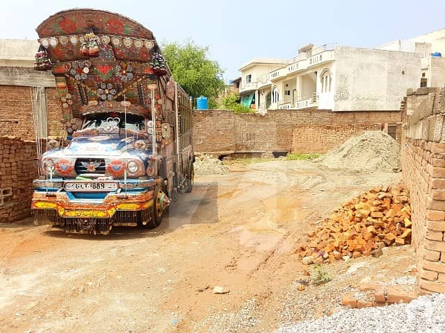 خیابان تنویر راولپنڈی میں 10 مرلہ کمرشل پلاٹ 45 لاکھ میں برائے فروخت۔