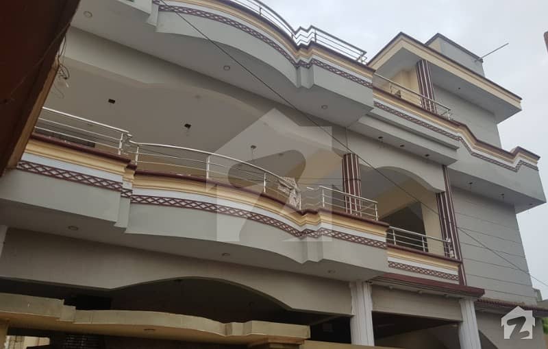 شانتی نگر گلشنِ اقبال ٹاؤن کراچی میں 6 کمروں کا 10 مرلہ مکان 3.5 کروڑ میں برائے فروخت۔