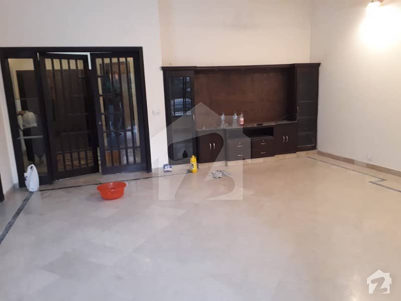 1 Kanal Ground Portion 3 Bed With Attached Bath Drawing Dining TV Lounge