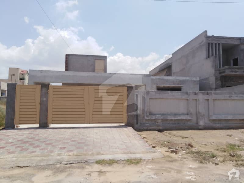 1 Kanal Single Story House For Sale