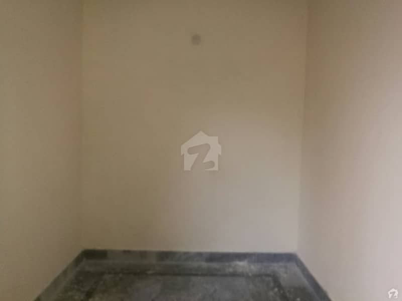 گرین ٹاؤن سیکٹر ڈی 2 لاہور میں 2 کمروں کا 3 مرلہ کمرہ 20 ہزار میں کرایہ پر دستیاب ہے۔