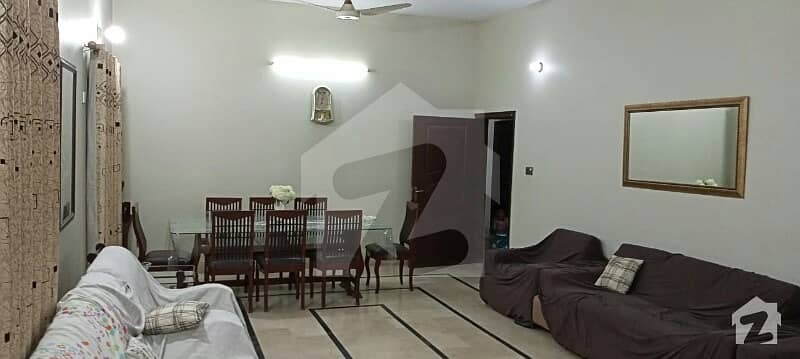 گلستانِِ جوہر ۔ بلاک 14 گلستانِ جوہر کراچی میں 6 کمروں کا 10 مرلہ مکان 3.75 کروڑ میں برائے فروخت۔