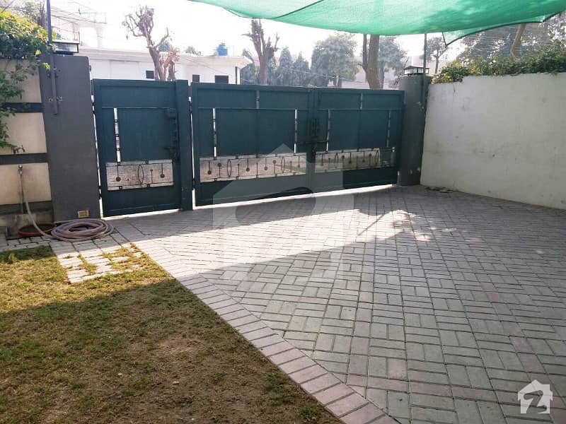 1kanal Well Maintain Bungalow On Prime Location In Dha Phase 3 Near To Mosque Park Mcdonald