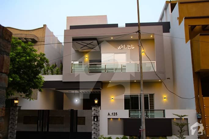 ایڈن گارڈنز فیصل آباد میں 5 کمروں کا 10 مرلہ مکان 2.48 کروڑ میں برائے فروخت۔