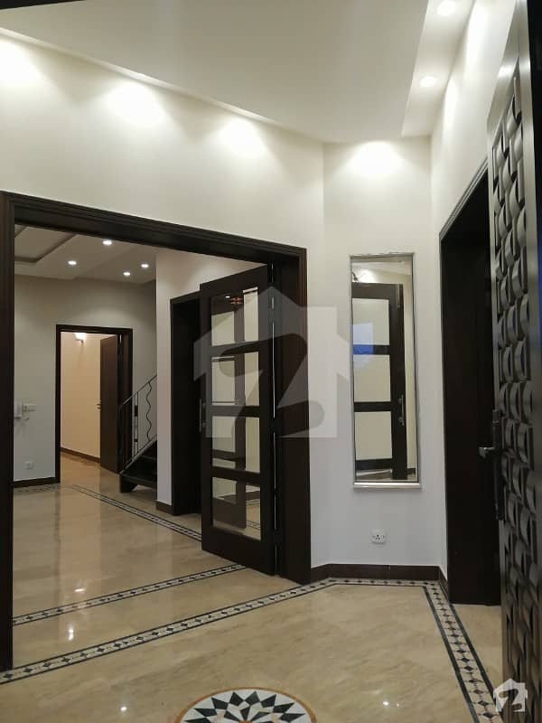 10 Marla Luxury House For Rent In Dha