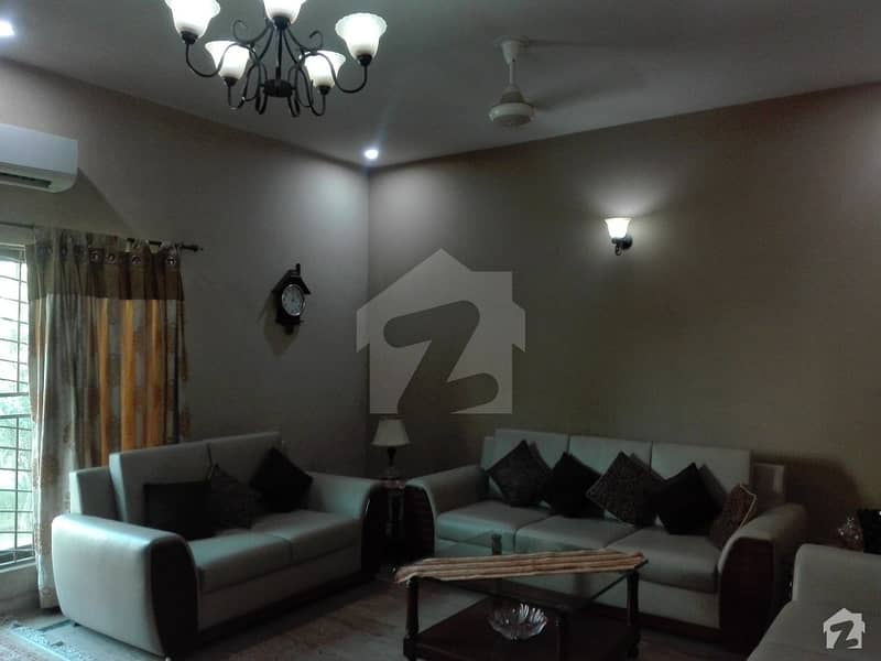 جوبلی ٹاؤن ۔ بلاک ڈی جوبلی ٹاؤن لاہور میں 5 کمروں کا 10 مرلہ مکان 1.75 کروڑ میں برائے فروخت۔