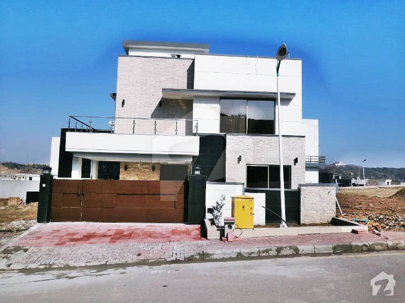 BAHRIA TOWN RAWALPINDI 0VERSEAS ENCLAVE 2 TEN MARLA HOUSE FOR SALE DEM 235 LAC
