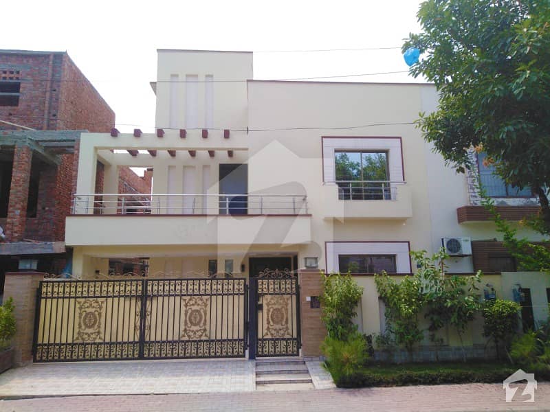 بحریہ ٹاؤن سیکٹر سی بحریہ ٹاؤن لاہور میں 5 کمروں کا 10 مرلہ زیریں پورشن 1.9 کروڑ میں برائے فروخت۔
