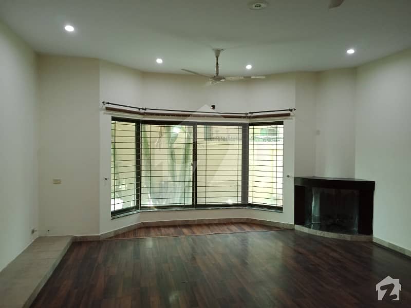 One Kanal Upper Portion 3bedroom Dinig Room  Drawing For Rent In Dha Lahore