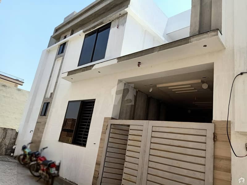 بادشاھی روڈ گجرات میں 5 کمروں کا 5 مرلہ مکان 1.35 کروڑ میں برائے فروخت۔