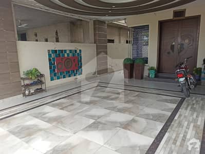 1 Kanal Upper Portion Available For Rent