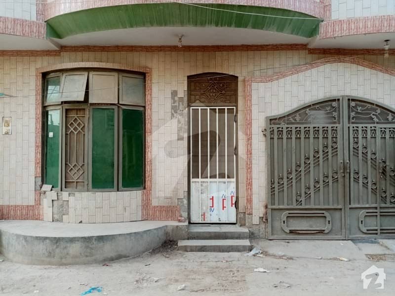 فیصل آباد روڈ اوکاڑہ میں 4 کمروں کا 5 مرلہ مکان 85 لاکھ میں برائے فروخت۔