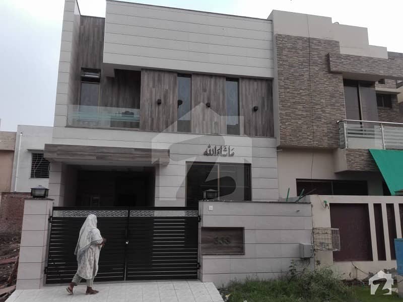 پیراگون سٹی لاہور میں 3 کمروں کا 5 مرلہ مکان 1.3 کروڑ میں برائے فروخت۔