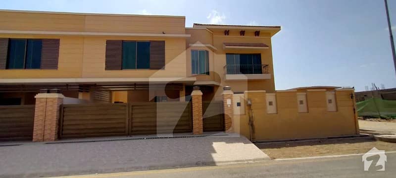 Attractive Designer Bungalow For Sale At Ideal Location