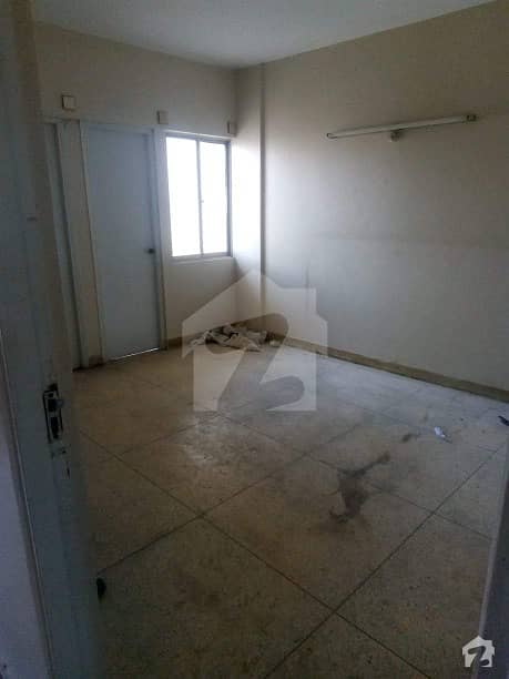 Flat Name Usman Terrace Situated In Main Abul Hasan Ispahani Road For Rent