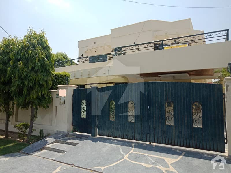 Defence One Kanal Corner House For Rent In Dha Lahore