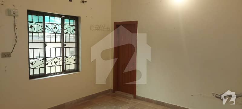 Upper Portion 3 Bed Room 12 Marla Portion Available