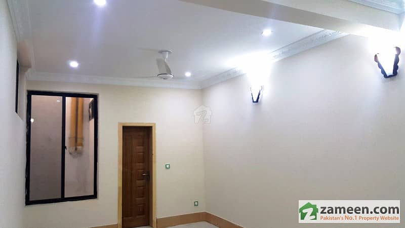 Out Class Bungalow For Sale On Airport Road Quetta