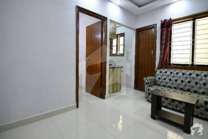 یونیورسٹی روڈ کراچی میں 2 کمروں کا 5 مرلہ فلیٹ 26 ہزار میں کرایہ پر دستیاب ہے۔
