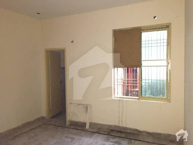 5 Marla 2nd Portion For Rent Near To Canal Road And Emporium Mall