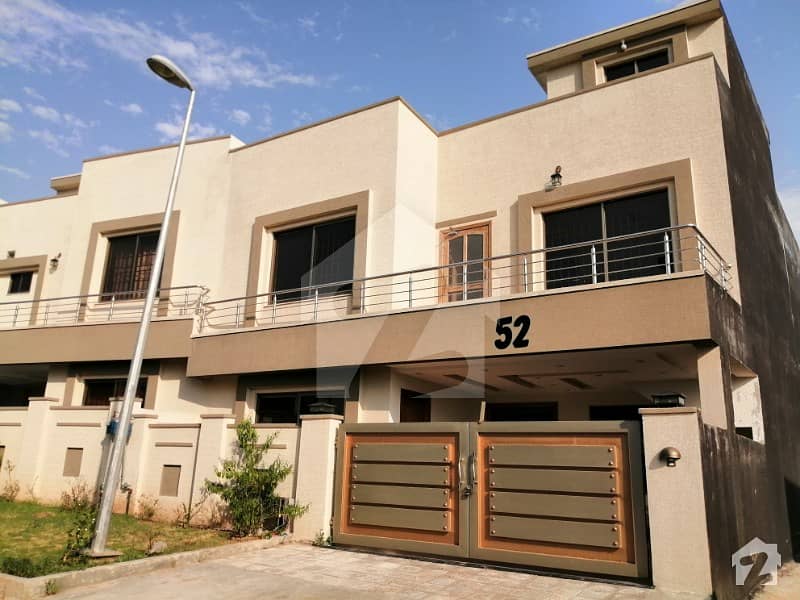 بحریہ ٹاؤن فیز 8 بحریہ ٹاؤن راولپنڈی راولپنڈی میں 5 کمروں کا 9 مرلہ مکان 1.75 کروڑ میں برائے فروخت۔
