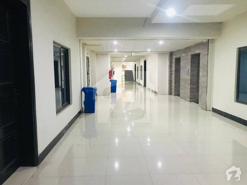 سلک ایگزیکٹو اپارٹمنٹ یونیورسٹی روڈ پشاور میں 3 کمروں کا 5 مرلہ فلیٹ 80 لاکھ میں برائے فروخت۔