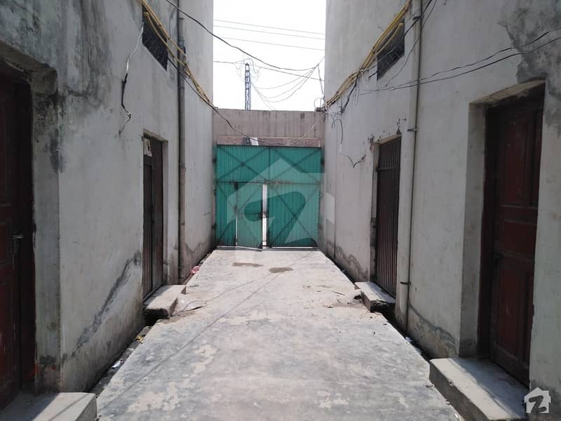 دورنپور پشاور میں 4 کمروں کا 4 مرلہ فلیٹ 15 ہزار میں کرایہ پر دستیاب ہے۔