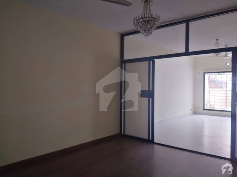 Town House 275 Sq Yards Independent House For Sale In Clifton Block 9