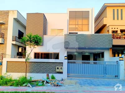 10 Marla Brand New Luxury House For Sale In Reasonable Price