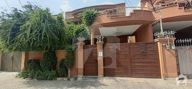 نیو شالیمار کالونی ملتان میں 4 کمروں کا 10 مرلہ مکان 1.45 کروڑ میں برائے فروخت۔ نیو شالیمار کالونی ملتان میں 4 کمروں کا 10 مرلہ مکان 1.45 کروڑ میں برائے فروخت۔
