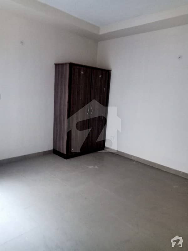 کینال روڈ فیصل آباد میں 3 کمروں کا 3 مرلہ مکان 67.5 لاکھ میں برائے فروخت۔