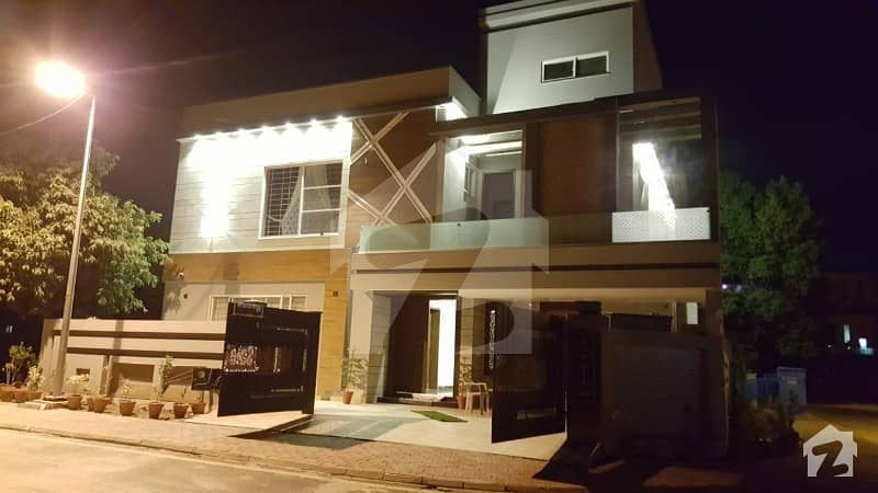 12 Marla Luxury Stylish  Semi Furnished Corner House For Sale In Bahria Town Lahore Sector C
