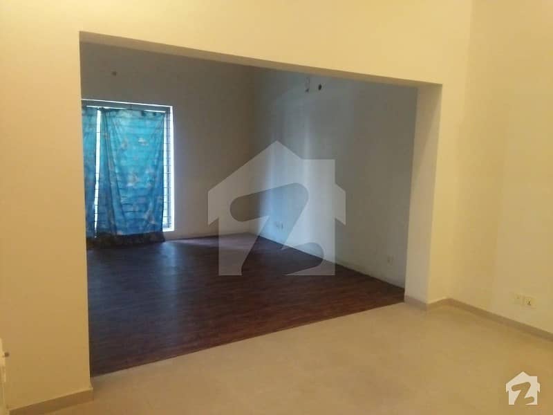 10 Marla 4 Beds Villa Available For Rent In Phase 8 Park View Dha Lahore