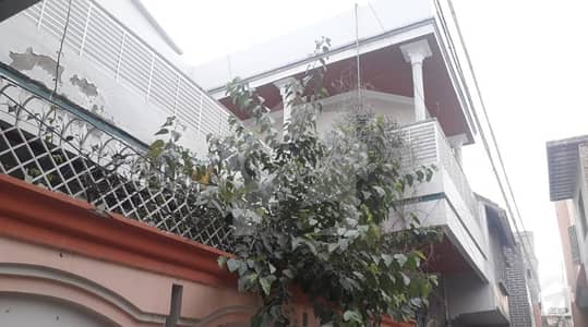 بلاک 1 ڈیرہ غازی خان میں 4 کمروں کا 5 مرلہ مکان 1.55 کروڑ میں برائے فروخت۔