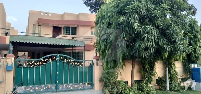 گرین سٹی لاہور میں 4 کمروں کا 13 مرلہ مکان 70 ہزار میں کرایہ پر دستیاب ہے۔