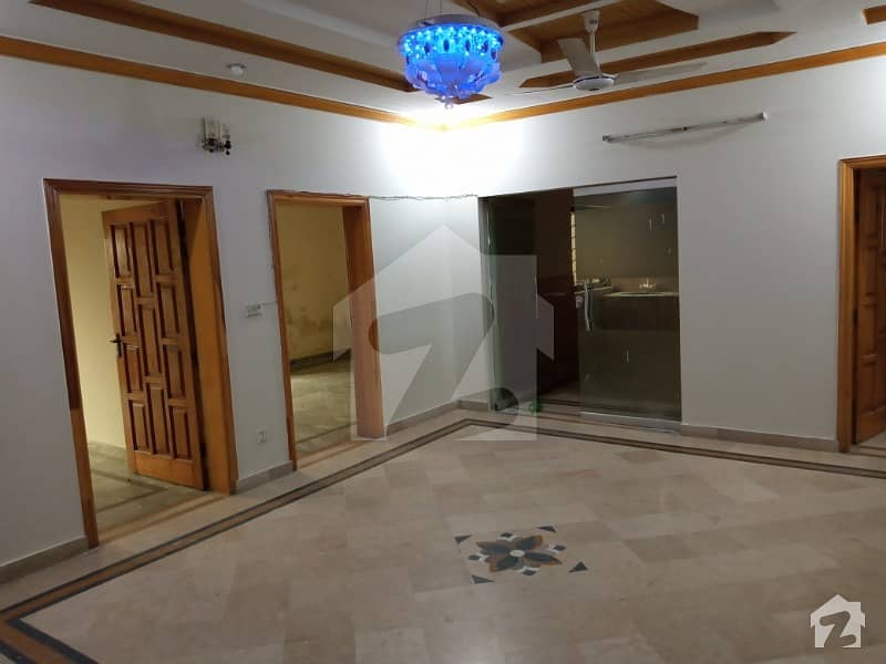 سوان گارڈن اسلام آباد میں 8 کمروں کا 12 مرلہ مکان 80 ہزار میں کرایہ پر دستیاب ہے۔