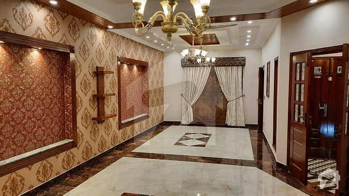 پی آئی اے ہاؤسنگ سکیم ۔ بلاک ڈی پی آئی اے ہاؤسنگ سکیم لاہور میں 5 کمروں کا 10 مرلہ مکان 1.8 کروڑ میں برائے فروخت۔