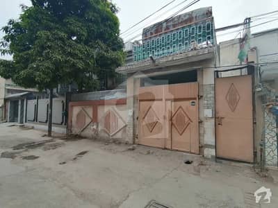 عشرت سنیما روڈ پشاور میں 6 کمروں کا 9 مرلہ مکان 2.6 کروڑ میں برائے فروخت۔ عشرت سنیما روڈ پشاور میں 6 کمروں کا 9 مرلہ مکان 2.6 کروڑ میں برائے فروخت۔