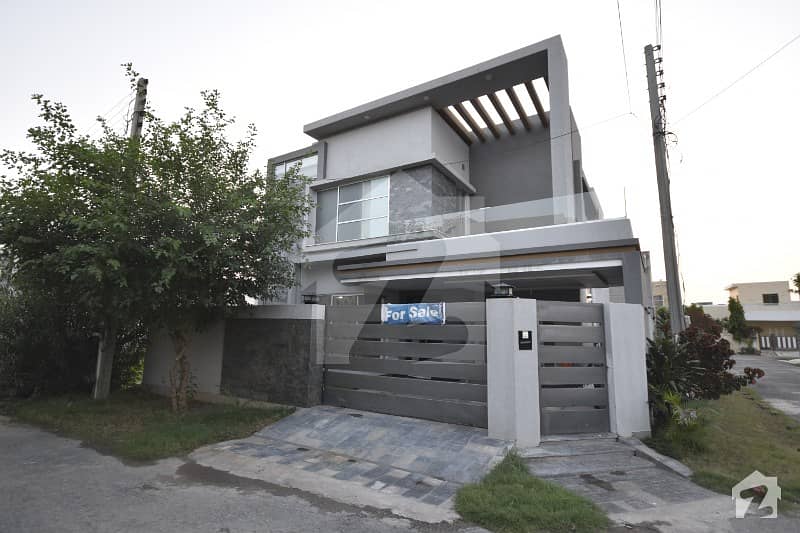 10 Marla Solid Construction House Available For Sale In State Life Housing Society Block F