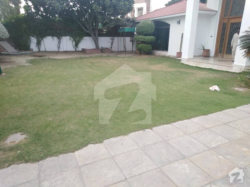 Near MacDonald 1 Kanal Bungalow For Rent In Dha Phase 3